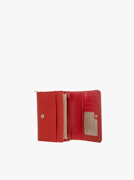 Rote Brieftasche mit silbernen Details