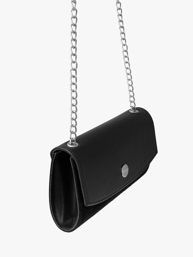 Kleine schwarze Handtasche mit Kettenriemen