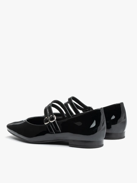 Schwarz lackierte Ballerinas mit zwei Riemen