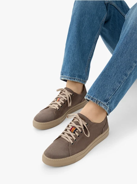 Graue Herren-Turnschuhe aus Veloursleder