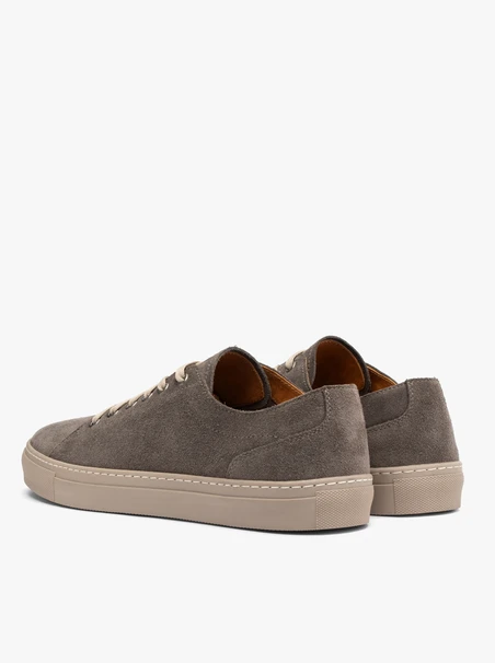 Graue Herren-Turnschuhe aus Veloursleder