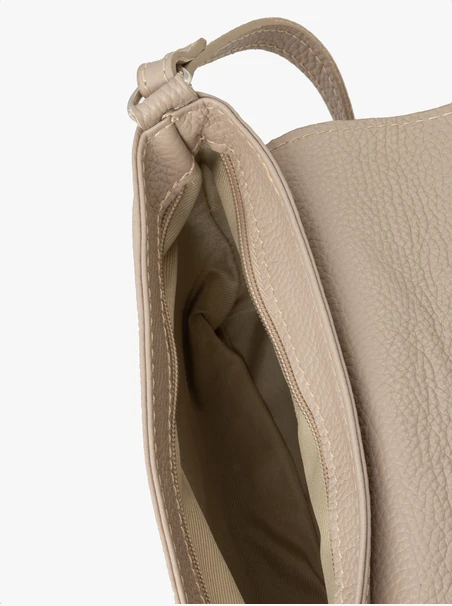 Kleine beigefarbene Brieftasche