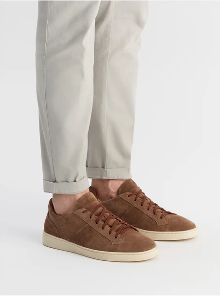 Braune Herrenhalbschuhe