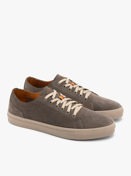 Graue Herren-Turnschuhe aus Veloursleder