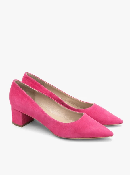 Fuchsiafarbene Velourspumps mit Stilettoabsatz