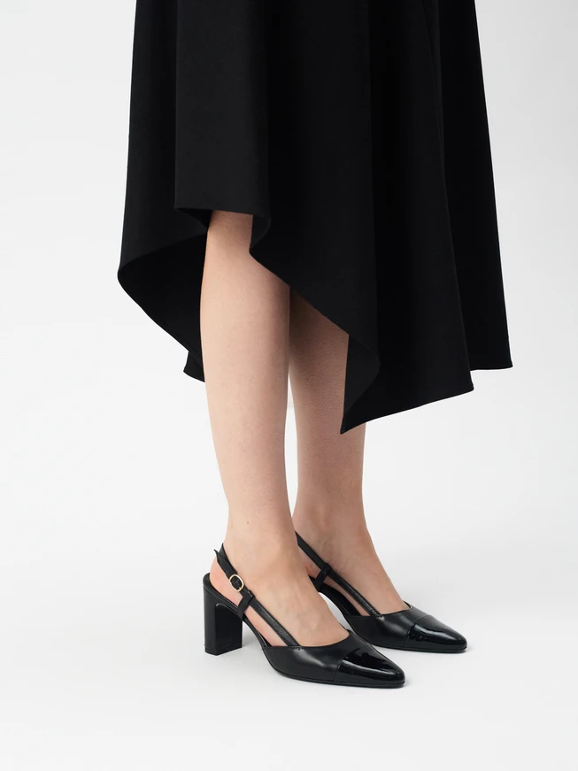 Schwarze Slingback-Pumps ohne Absatz