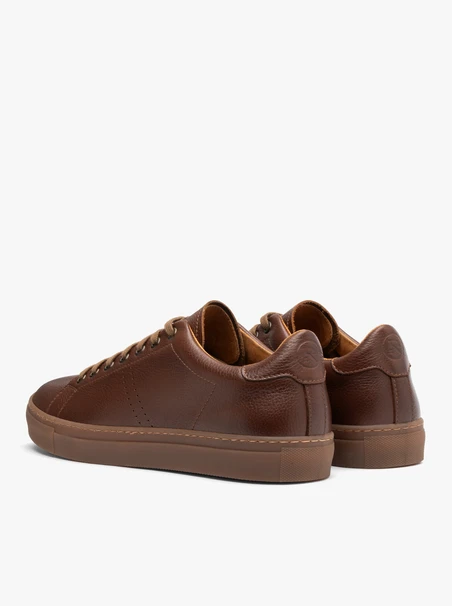 Braune Lederhalbschuhe im sportlichen Stil