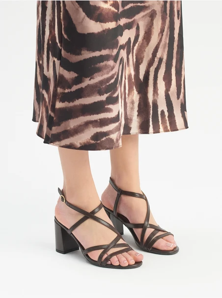 Damen-Sandalen mit Schokoladen-Absatz