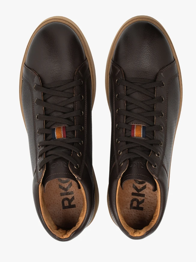 Braune Sportstiefel