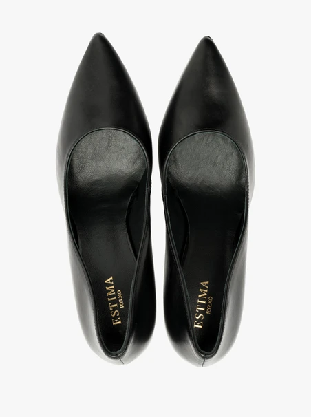 Schwarze hochhackige Pumps