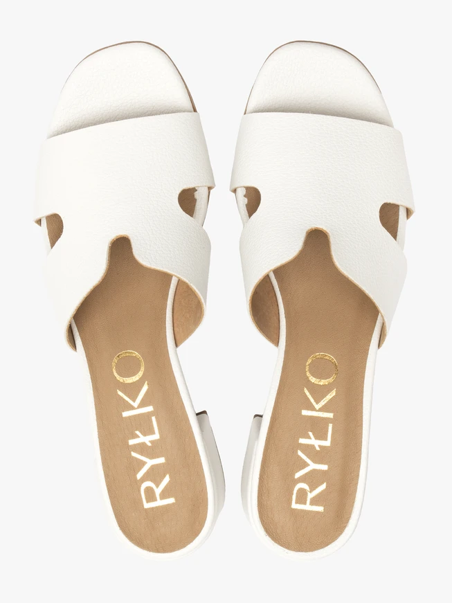 Weiße Damen-Flip-Flops mit kleinem Absatz