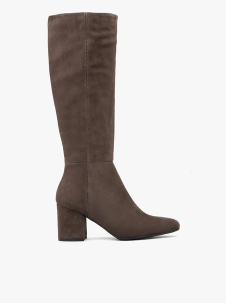 Braune Velourslederstiefel mit Stilettoabsatz