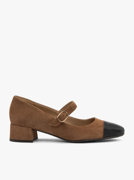Braune Pumps mit schwarzer Stiletto-Spitze