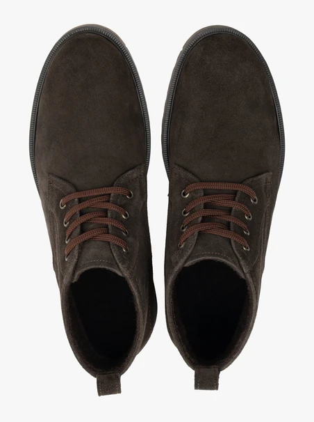 Braune isolierte Velourslederstiefel