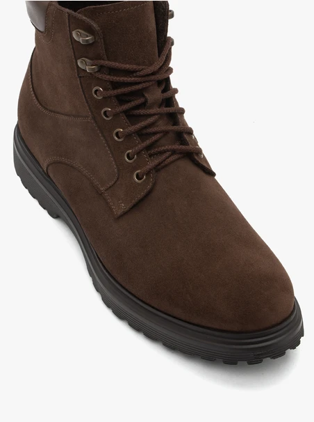 Dunkelbraune kombinierte Lederstiefel