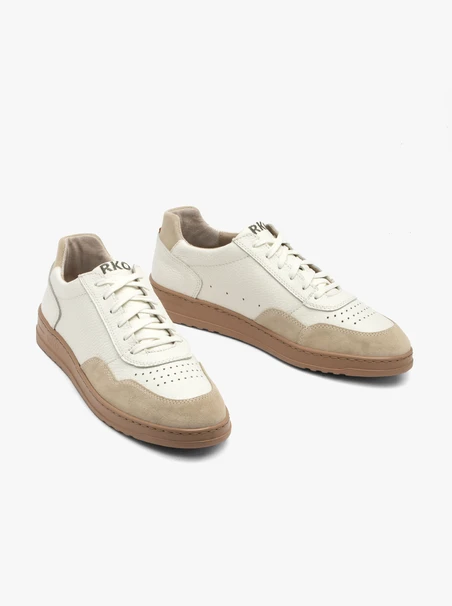 Cremefarbene und beigefarbene Herrenhalbschuhe mit hellem Grund