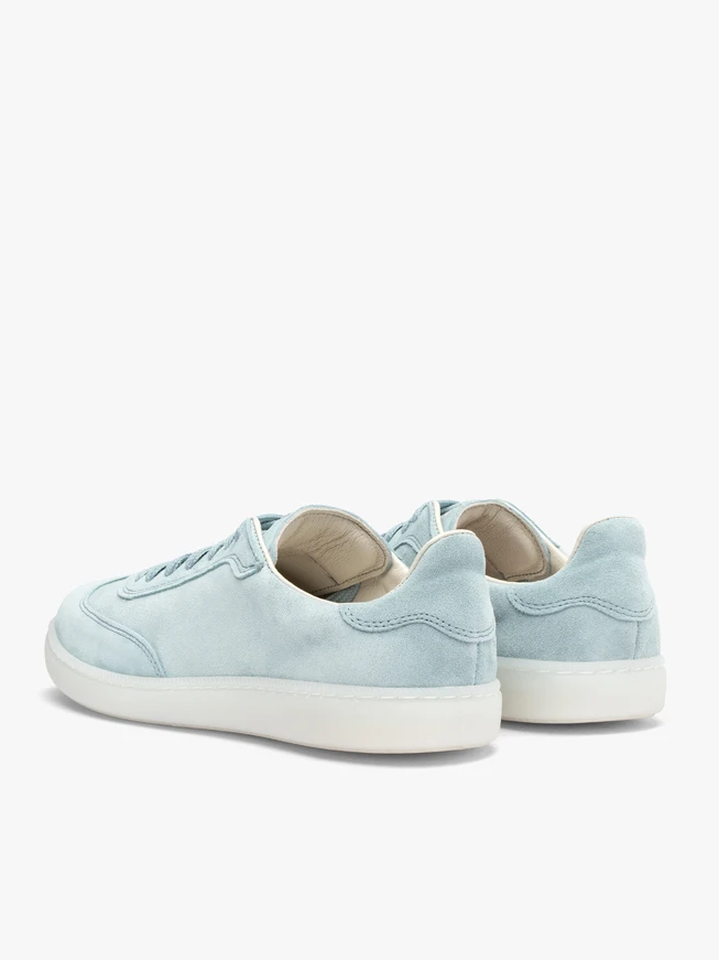 Hellblaue Sporthalbschuhe zum Schnüren