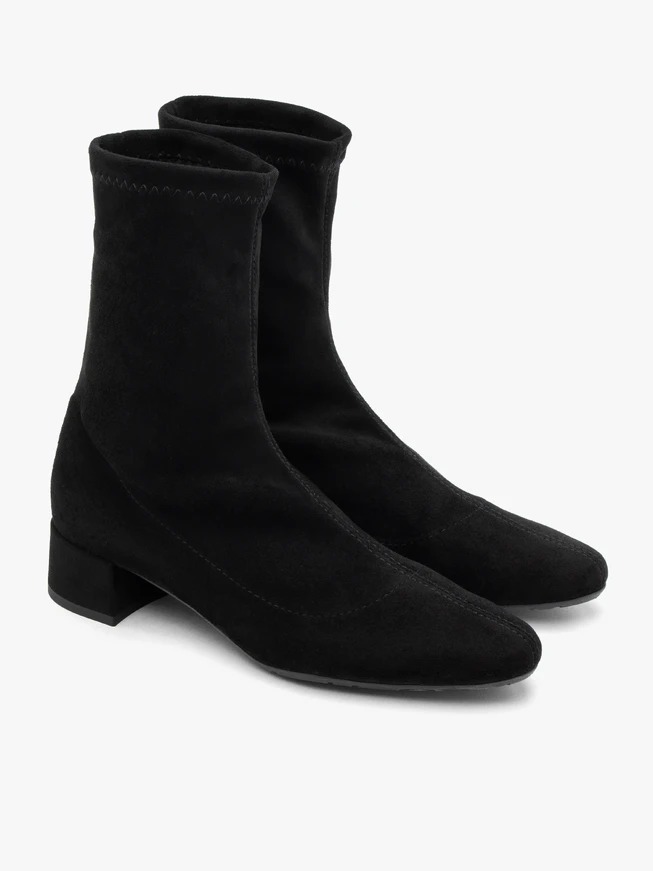 Schwarze Stoffstiefel
