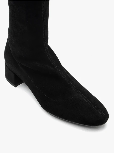Schwarze Stoffstiefel