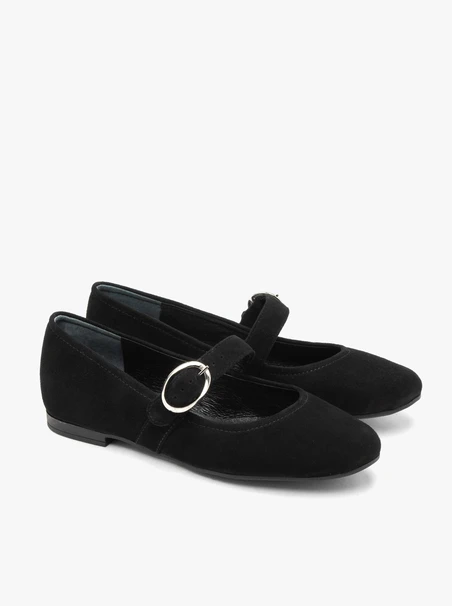 Schwarze Ballerinas aus Veloursleder mit großem Schnallenverschluss