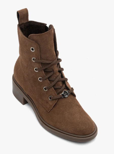 Braune Velourslederstiefel