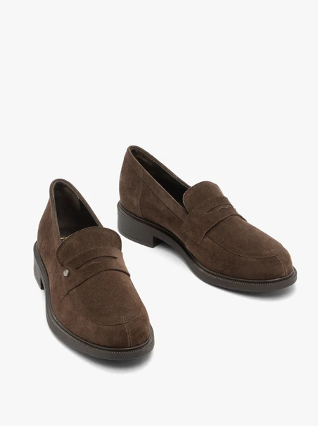 Dunkelbraune Veloursmokassins