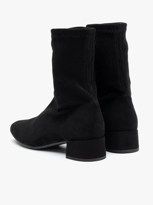 Schwarze Stoffstiefel