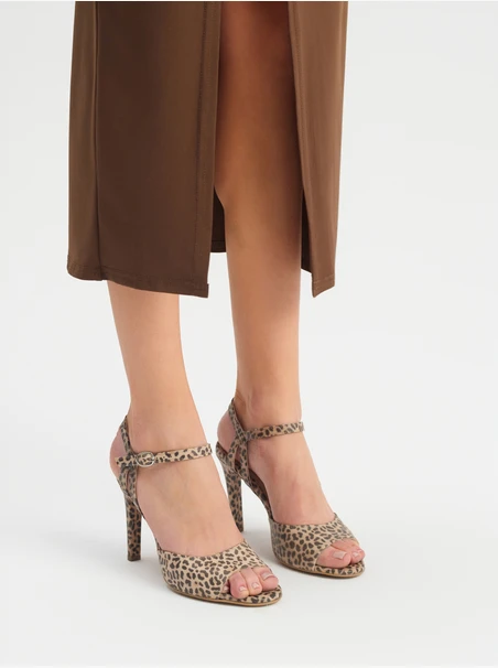 Panther-Sandalen mit abnehmbarer Schleife