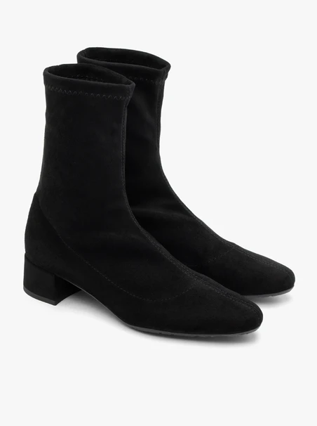Schwarze Stoffstiefel