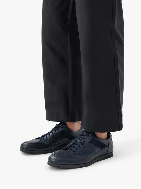 Marineblaue lässige Halbschuhe