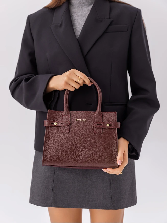 Kastanienbraune Handtasche aus Vollnarbenleder