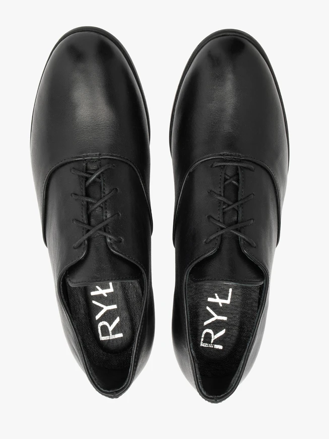 Schwarze klassische Schnürhalbschuhe