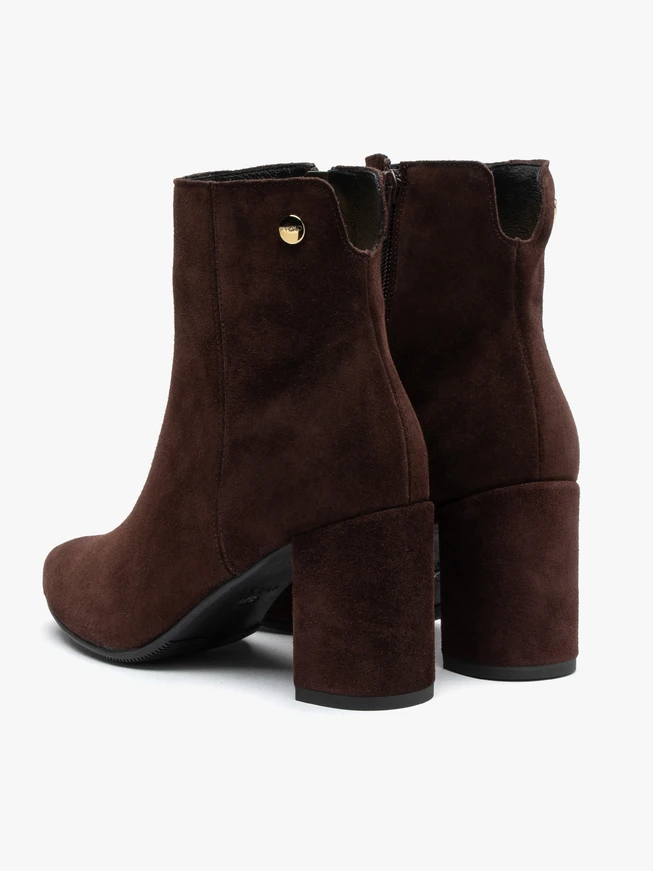 Kastanienbraune Stiletto-Stiefel