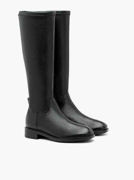 Schwarze Stiefel mit elastischem Schaft