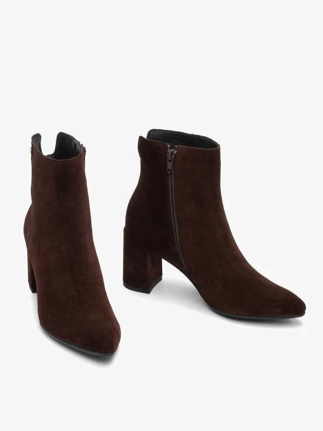Kastanienbraune Stiletto-Stiefel