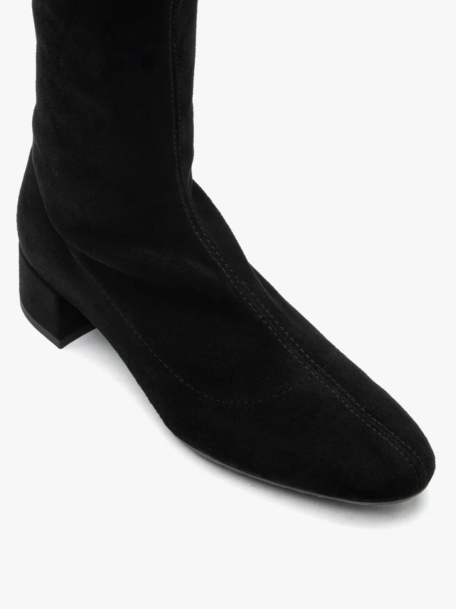 Schwarze Stoffstiefel