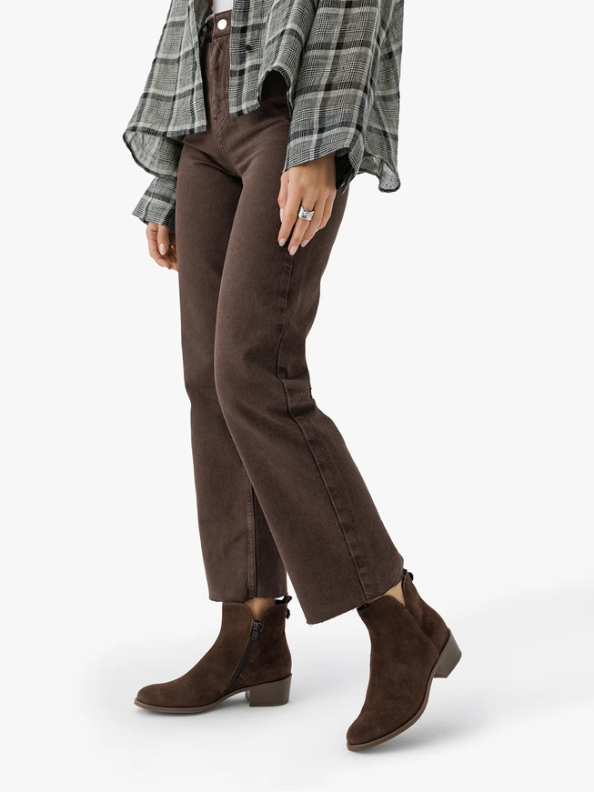 Isolierte Stiefel aus Schokolade