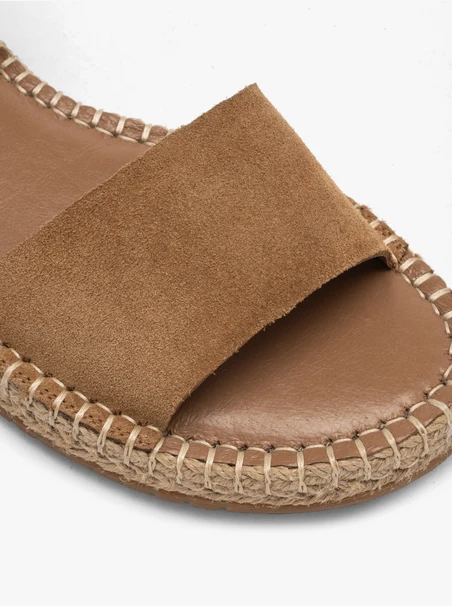 Flache Sandalen aus rotem Velours
