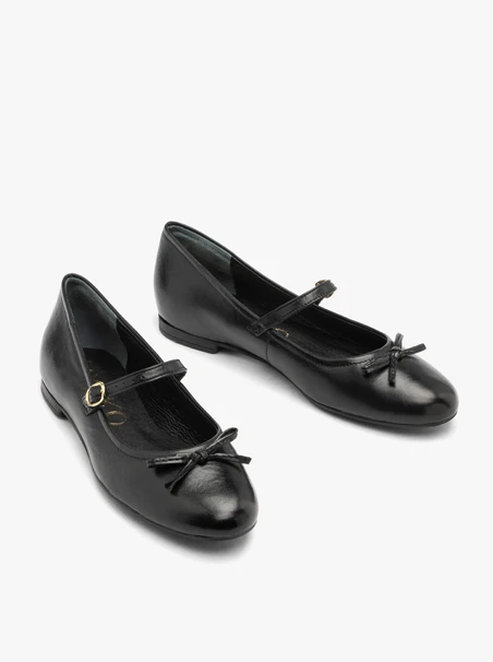 Schwarze Ballerinas mit Schleife