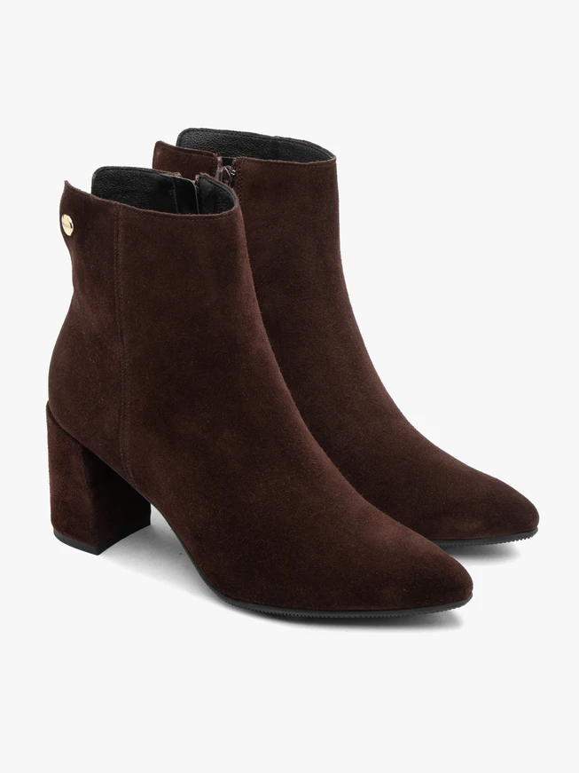 Kastanienbraune Stiletto-Stiefel