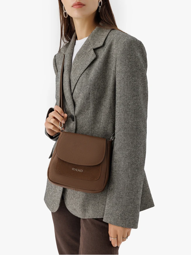 Kleine hellbraune Lederhandtasche