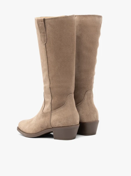 Stiefel aus grau-beigem Veloursleder