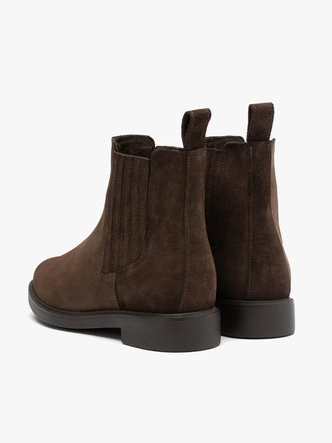 Braune Slingbacks aus isoliertem Veloursleder