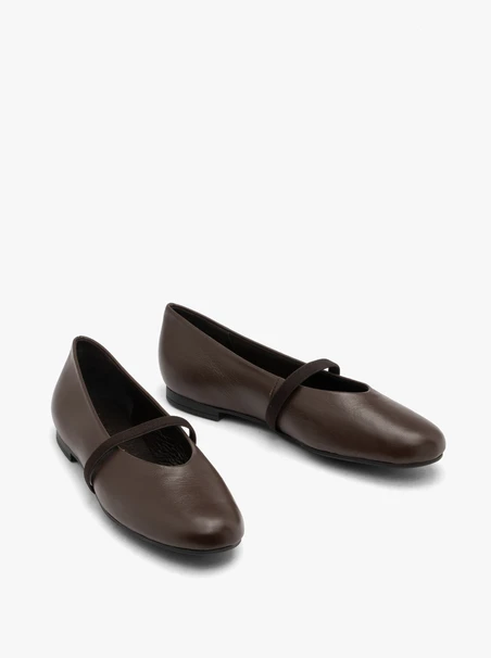Minimalistische Ballerinas aus Schokolade für Frauen