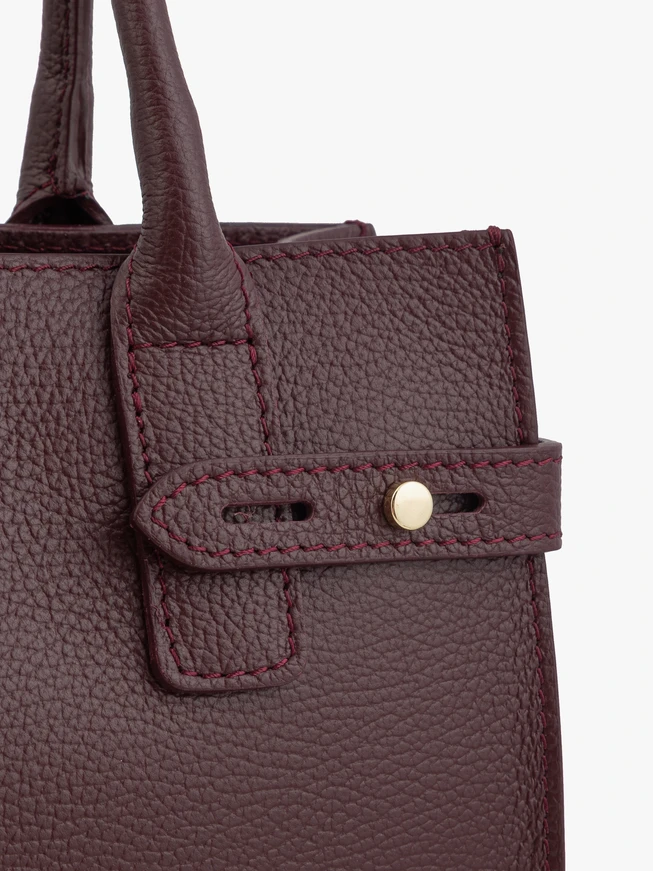 Kastanienbraune Handtasche aus Vollnarbenleder