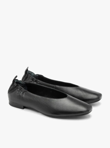 Schwarze Ballerinas mit quadratischer Zehe