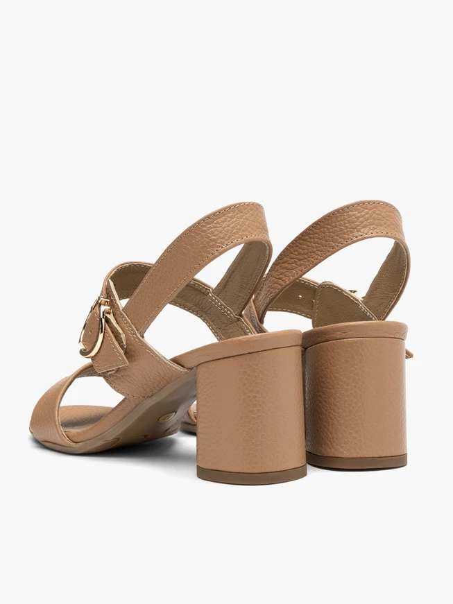 Hellbraune Damen-Sandalen mit Absatz