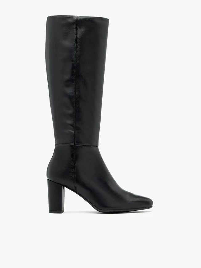 Schwarze Stiefel mit Absatz aus genarbtem Leder