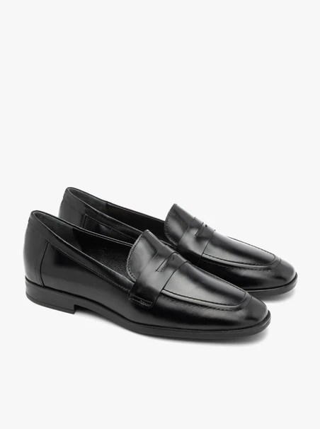Schwarze minimalistische Mokassins