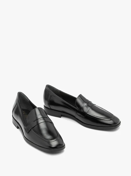 Schwarze minimalistische Mokassins